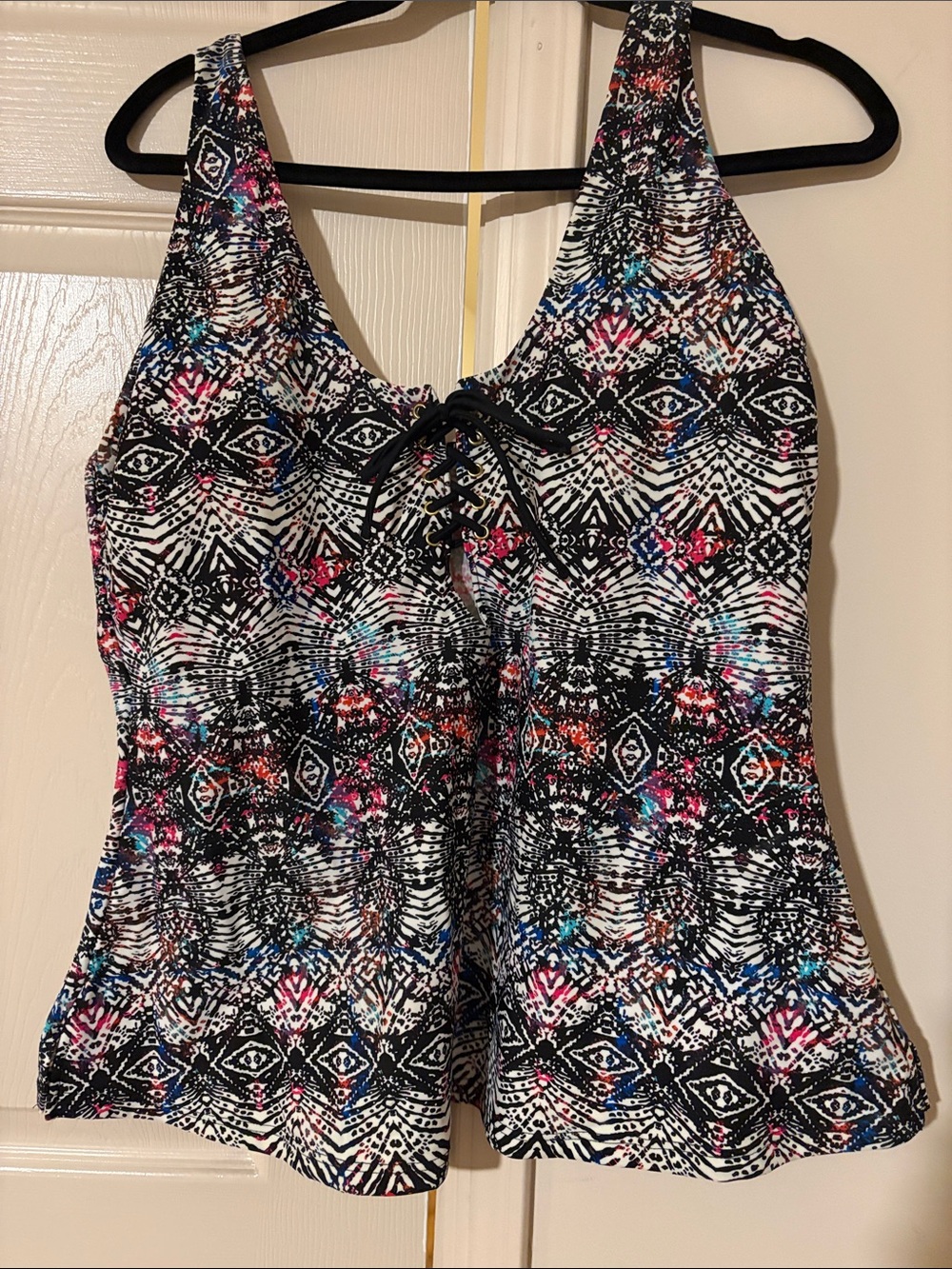Black and White Patterned Lace-Up Women's Swim Top